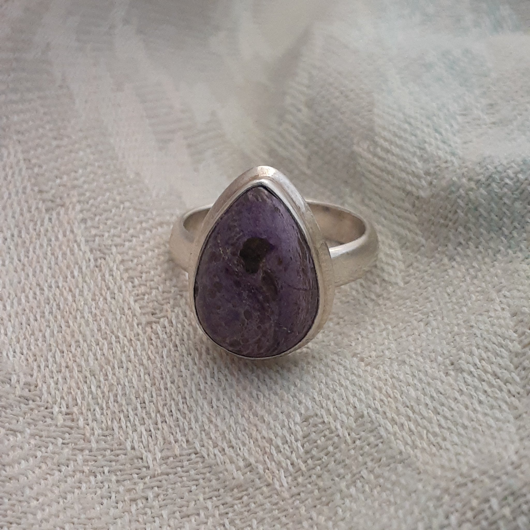 Purpurite Teardrop Ring