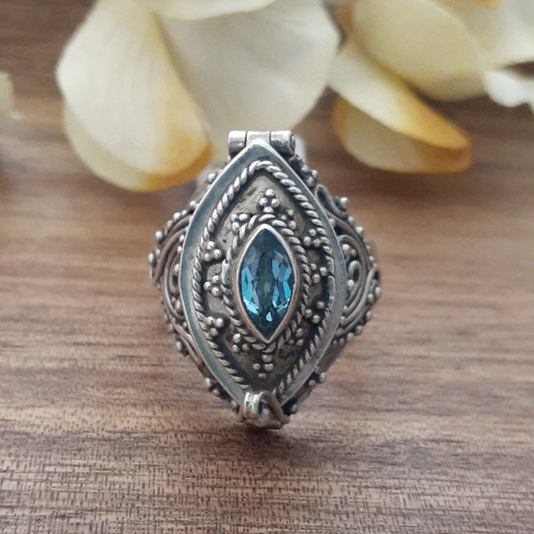 Poison Ring Faceted Elipsis Blue Topaz