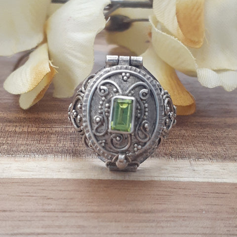 Poison Ring Faceted Rectangle Peridot