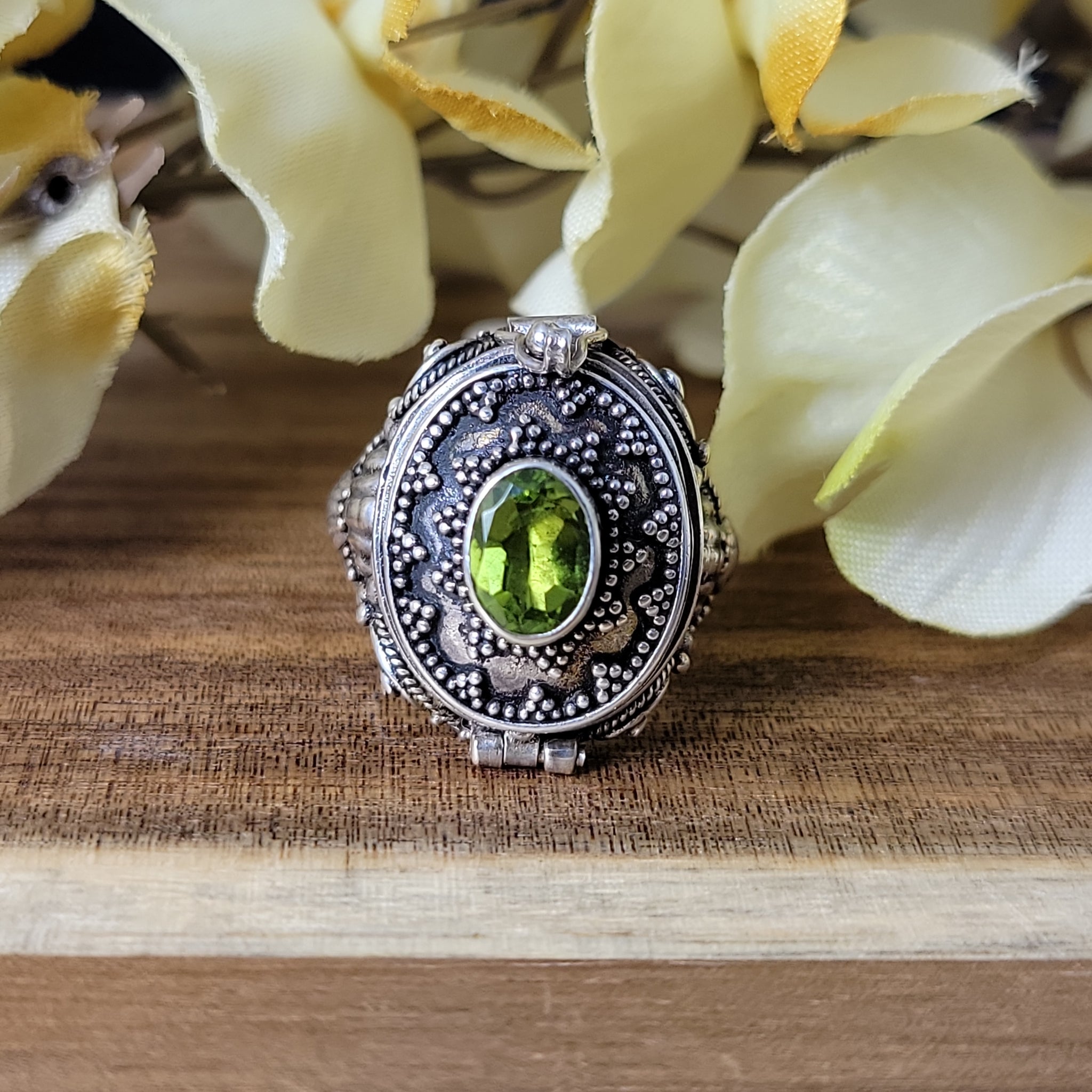 Poison Ring Faceted Oval Peridot