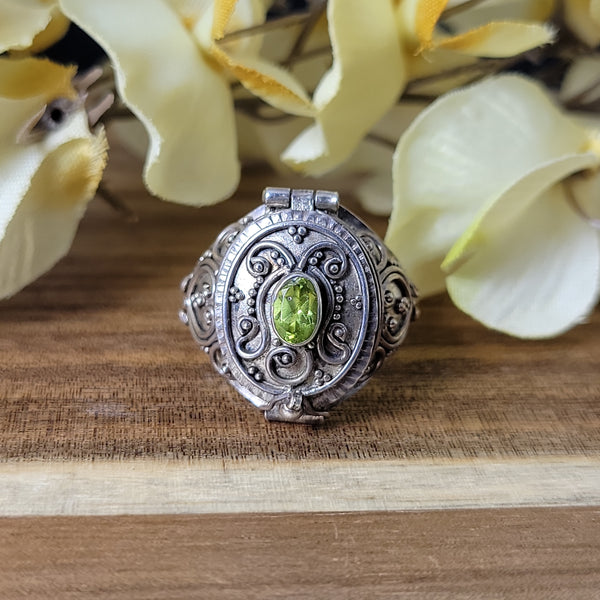 Poison Ring Faceted Oval Peridot