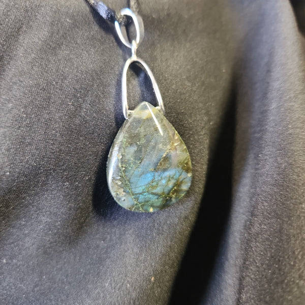 PPH Labradorite Teardrop Pendant