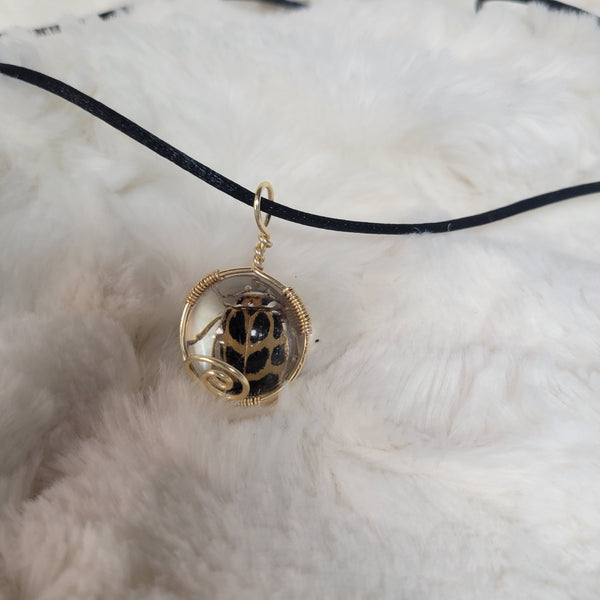 JHZ Wire Wrapped Spotted Beetle Resin Sphere Pendant