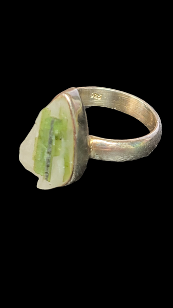 Green Tourmaline Quartz Teardrop Ring