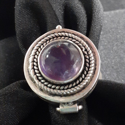 Poison Ring Large Smooth Round Amethyst