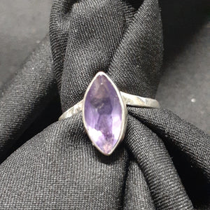 Amethyst Ring Ellipsis