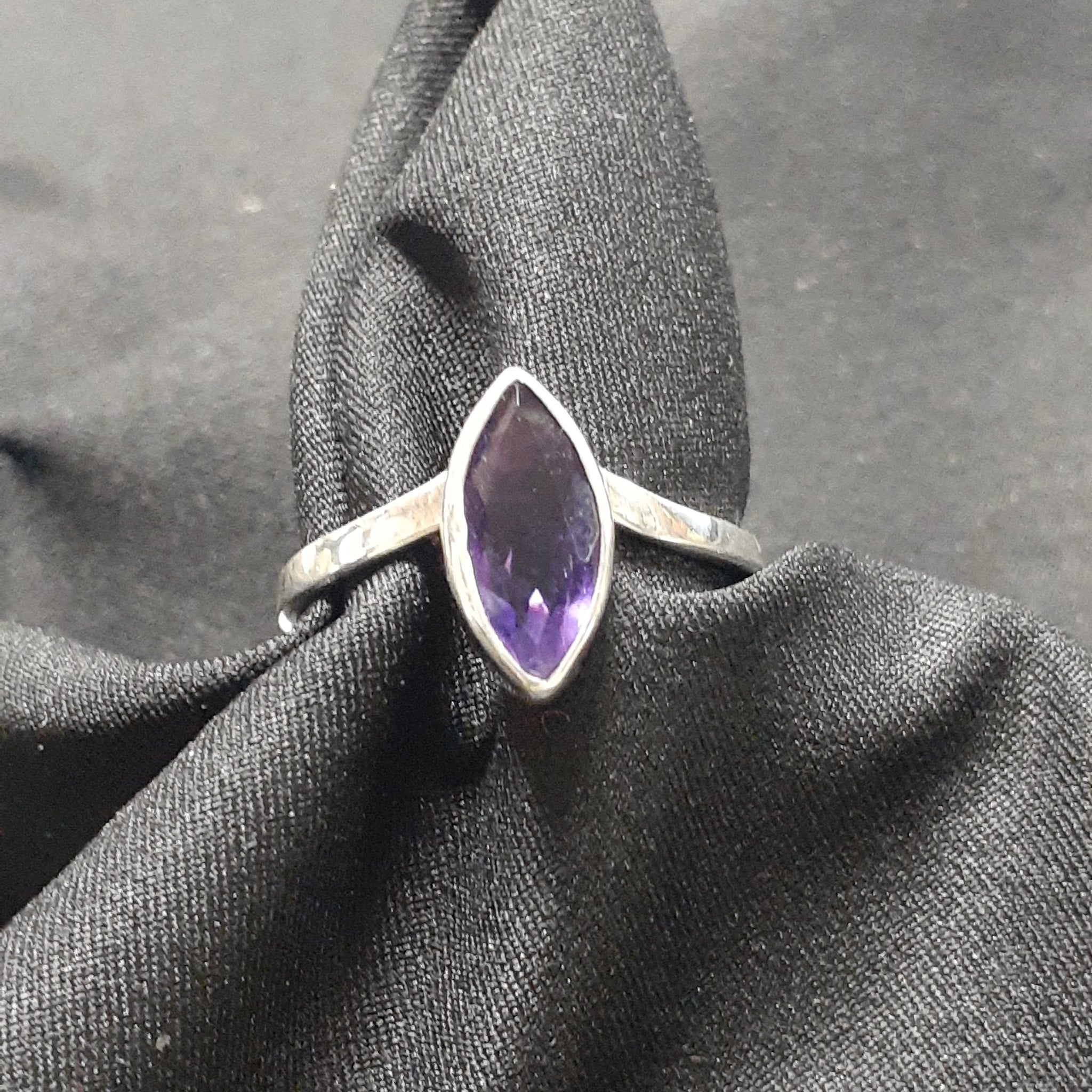 Amethyst Ring Ellipsis